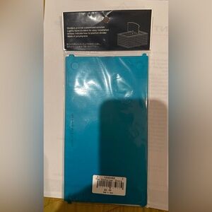 A pair of Blue and Transparent Plastic Divider